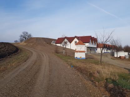 f896fc0b-679f-4b78-8bc4-19ba87610766